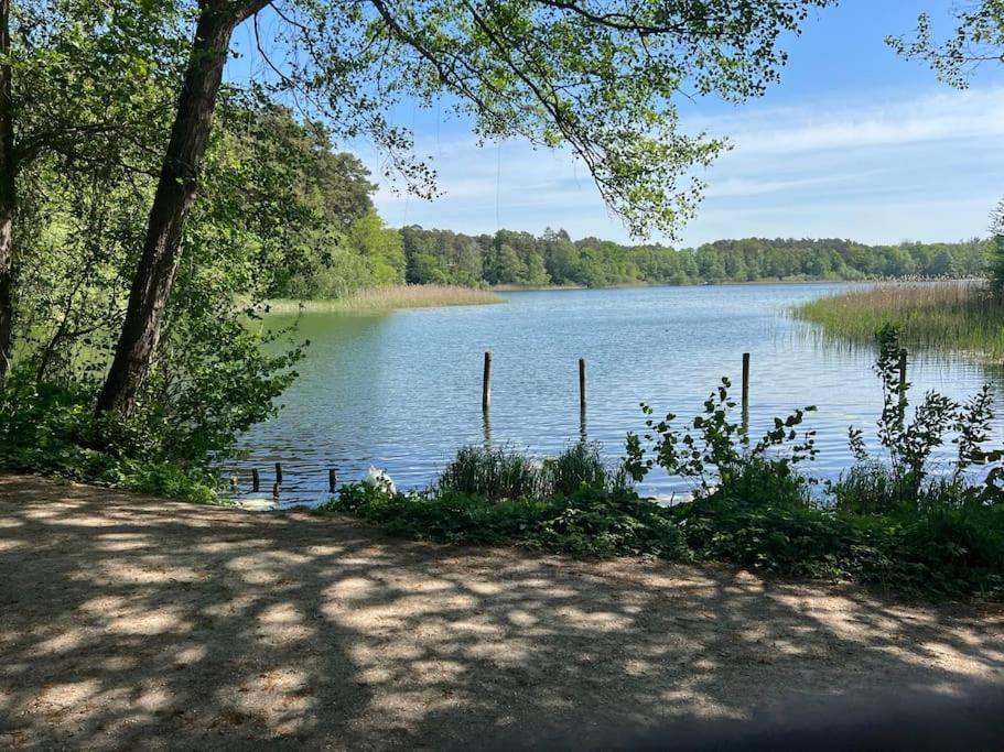 Villa Am See - Naehe Berlin Biesenthal Buitenkant foto